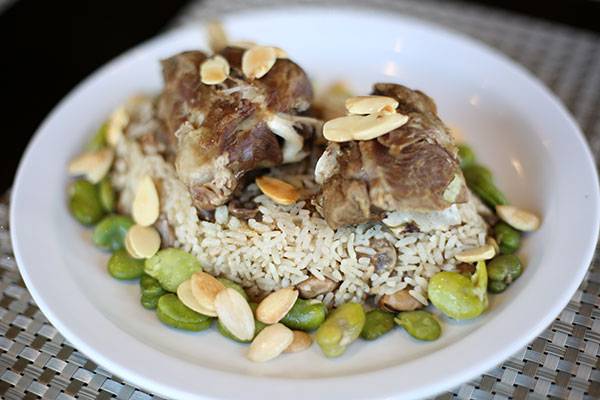 طريقة عمل مقلوبة الفول الأخضر باللحمة