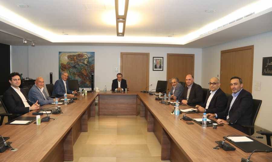 لجنة الأمن الغذائي في الهيئات الاقتصادية تطالب
بحلول مستدامة للقمح والدواجن والمواشي