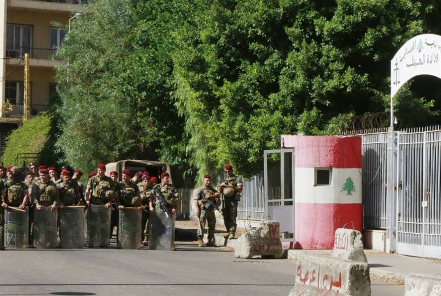 إعتصام لأهالي موقوفي المرفأ أمام قصر العدل:
لمحاكمة عادلة والسماح لأهلنا بإثبات براءتهم