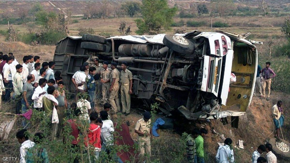 مقتل 7 جنود وإصابة 19 آخرين إثر تدهور حافلة شمال الهند