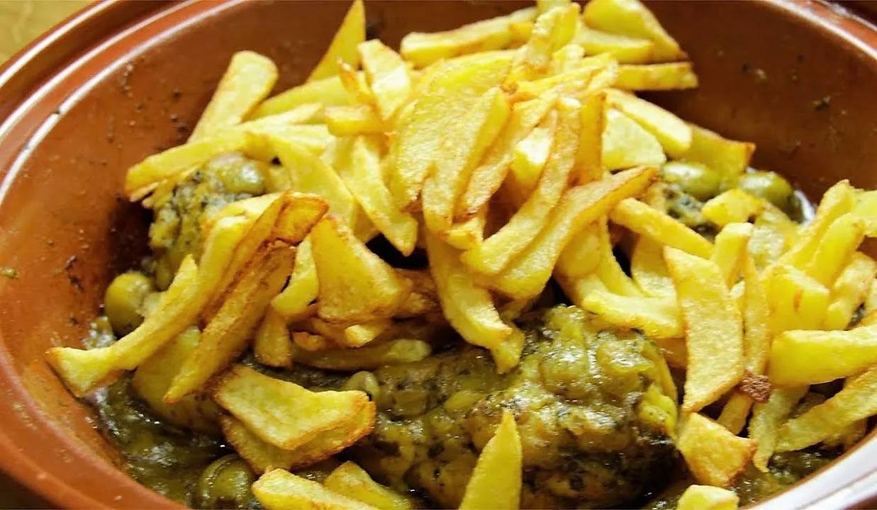 طبخة اليوم: طاجين الدجاج بالبطاطا المغربية