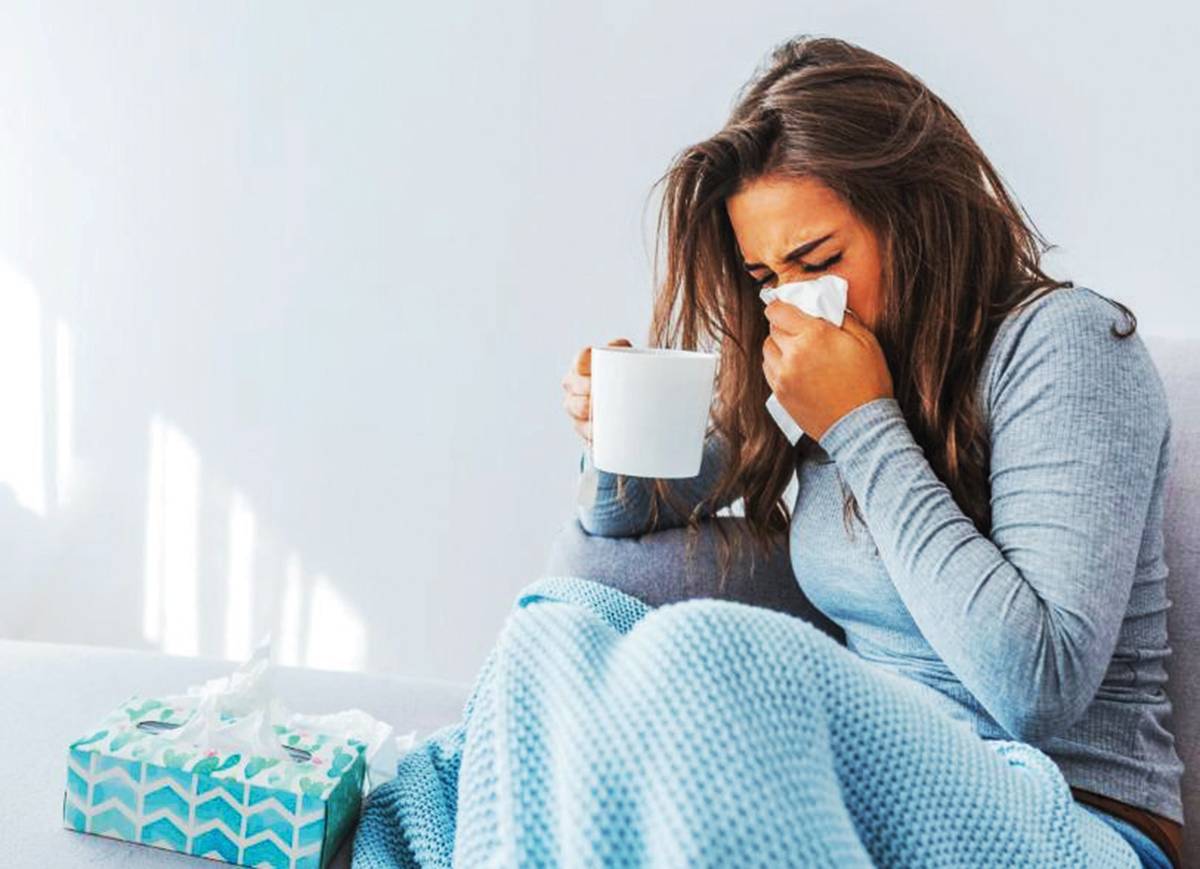 أسباب مثيرة للقلق تجعل البعض يشعر بالبرد بشكل مستمر