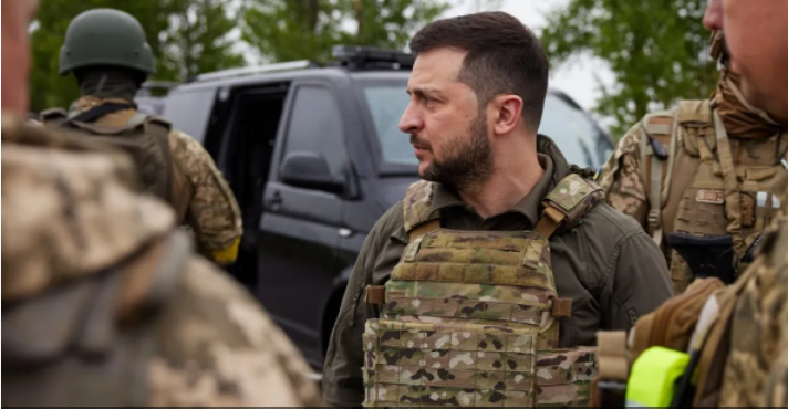 زيلينسكي في شرق أوكرانيا لأول مرة منذ بدء الحرب