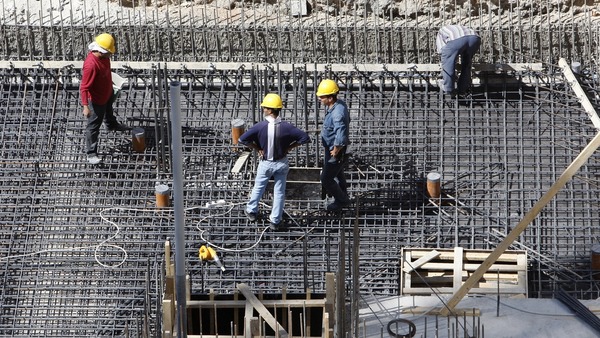الأردن سيرحل 5700 عاملا سوريا مخالفا