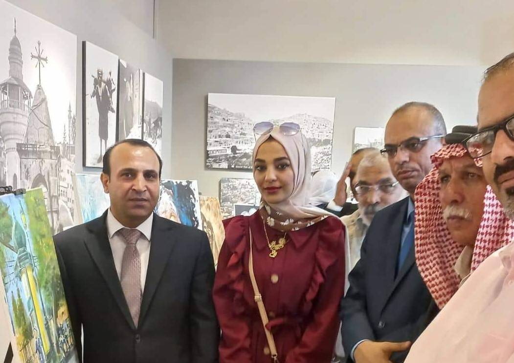 الشنيكات يرعى معرض الفن التشكيلي" معه وبه انا ماضون" الذي اقامه منتدى زوايا الثقافي بالتعاون مع مديريه ثقافه البلقاء ومؤسسه إعمار السلط