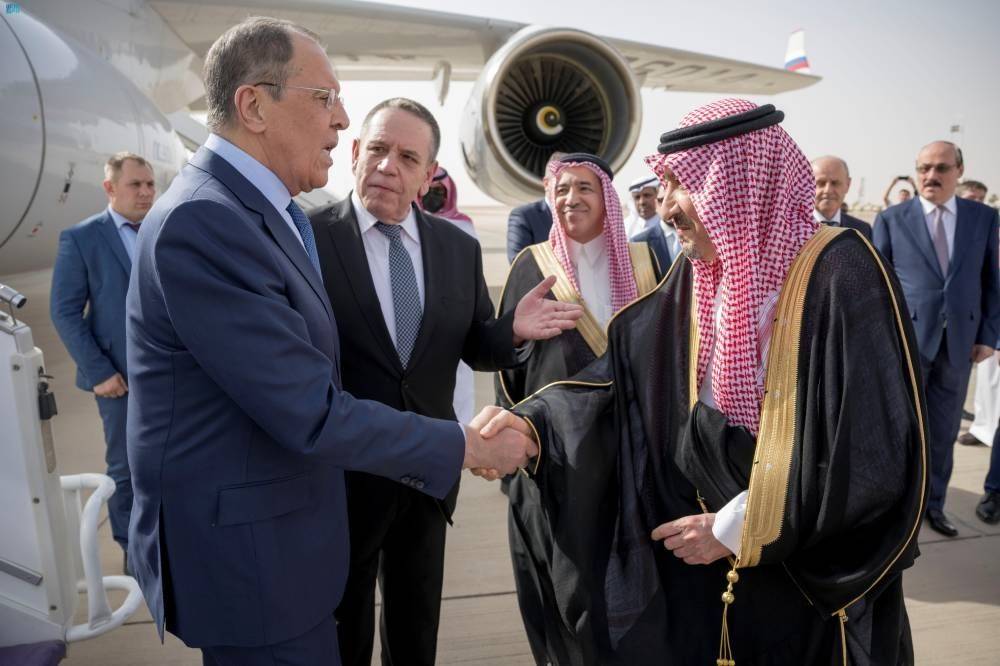 لافروف من السعودية: الغرب يحاول حشد جميع الدول الأخرى تحت رايته