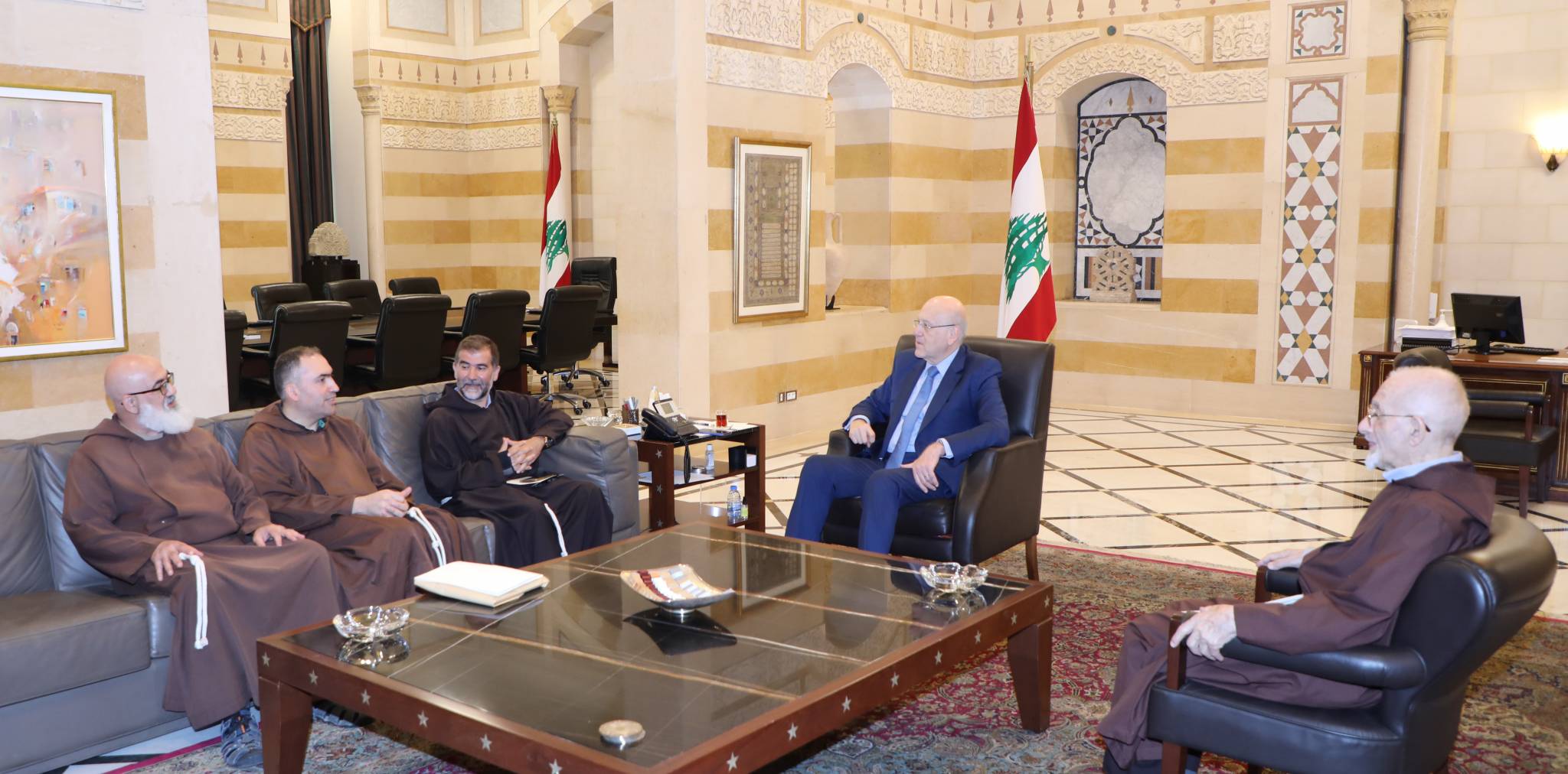 تلقّى دعوة لحضور حفل تطويب الشهيدين ملكي وصالح
ميقاتي عرض مع وزير الدفاع شؤون وزارته
ومع دشتي استعداد المنظمة لدعم حكومة لبنان