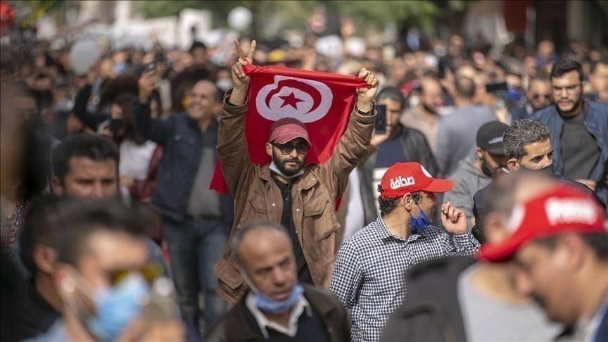 تونس.. جبهة الخلاص تهاجم قرار عزل القضاة