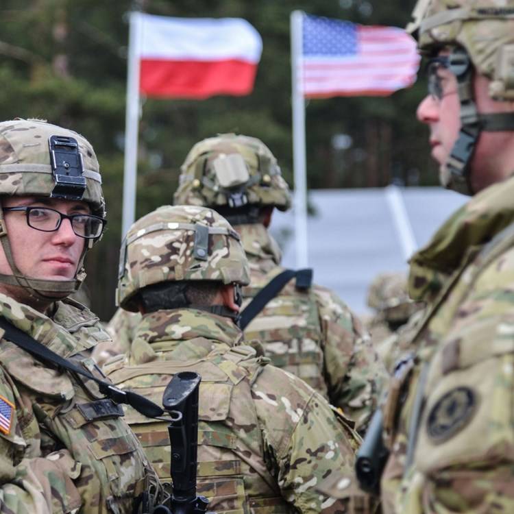 واشنطن: سنبني 110 منشآت عسكرية أميركية في بولندا