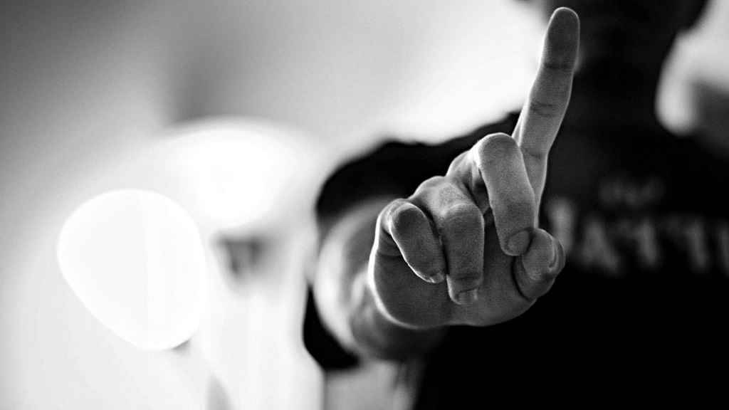 لأول مرة.. الناجية تفضح والمعتدي يعترف!..  هذه هي قصة الشابة زينب فهل سينال المعتدي عقابه؟!