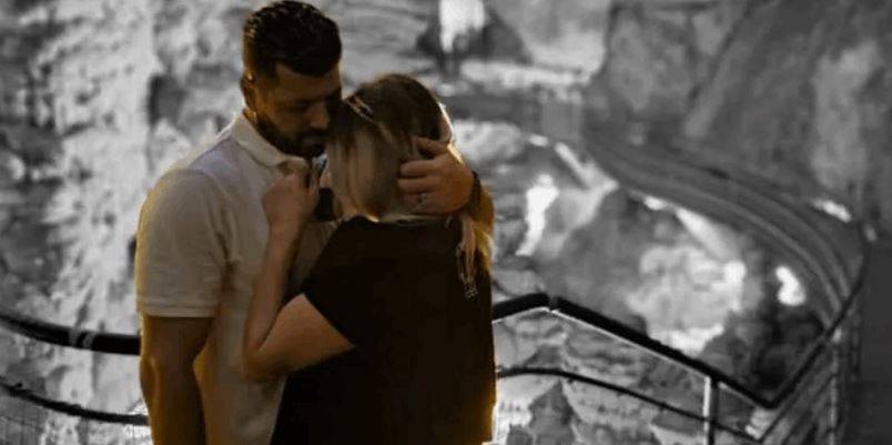بالصور- بعد إعلانه المُفاجئ عن ارتباطه.. الممثل اللبناني المعروف يوّدع زوجته!