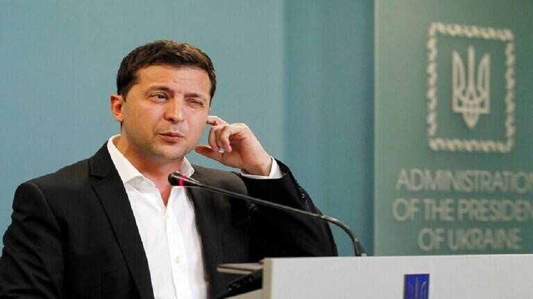 وزير الخارجية الهنغاري يشكّك بصحة زيلينسكي العقلية