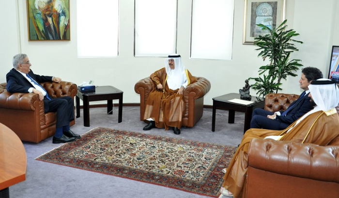 بحث الترتيبات لكأس العالم لكرة القدم 2022
بو حبيب: لن نقبل أن نتعاون مع الأوروبيين لإبقاء النازحين