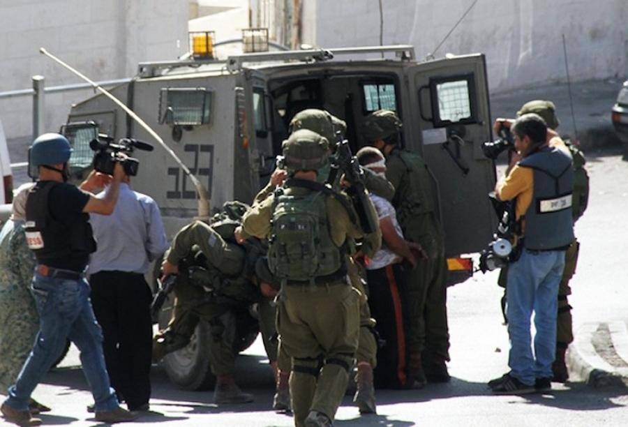 قوات الاحتلال تعتقل ستة مواطنين فلسطينيين