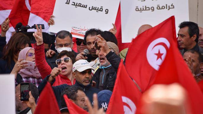 الغنوشي: نهاية حالة الإستبداد في تونس ليست بعيدة
..و"جبهة الخلاص" تسعى لتشكيل حكومة إنقاذ وطني