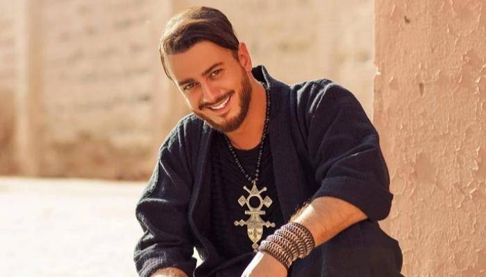 بالفيديو - اقتحام المئات يوقف حفل سعد لمجرد في العراق... كيف علّق الأخير؟