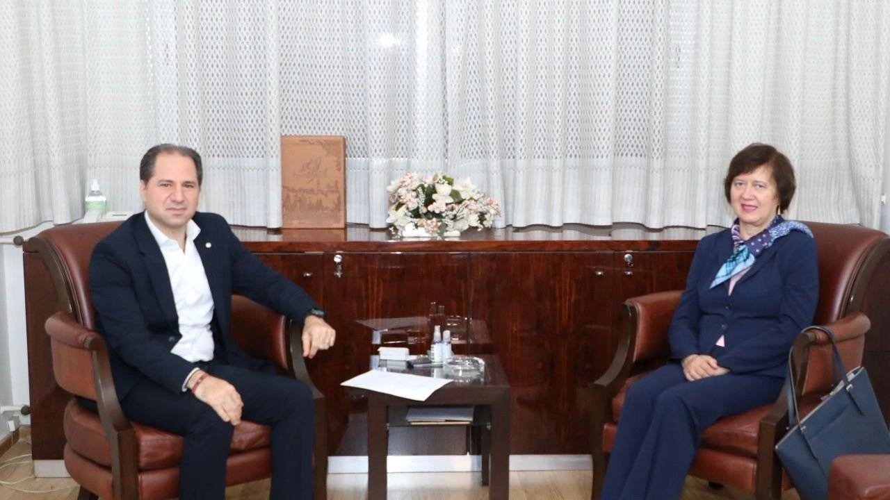 الاستحقاقات المستقبلية بعد الانتخابات محور اجتماع الجميل وفرونتسكا