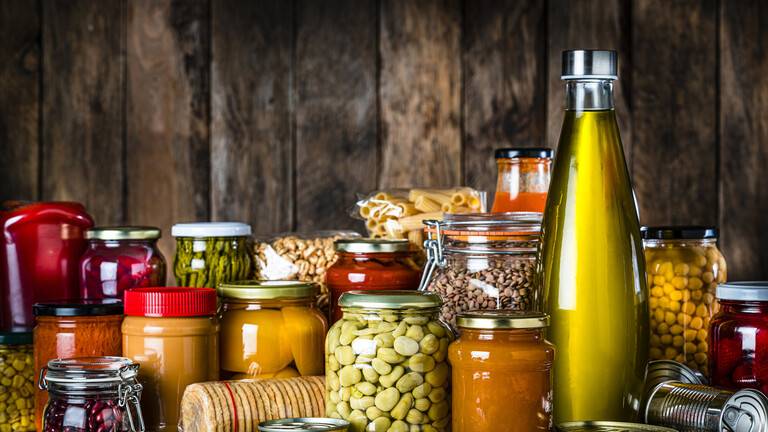 رغم أنها منتهية الصلاحية.. 8 أطعمة يمكن تناولها بأمان!