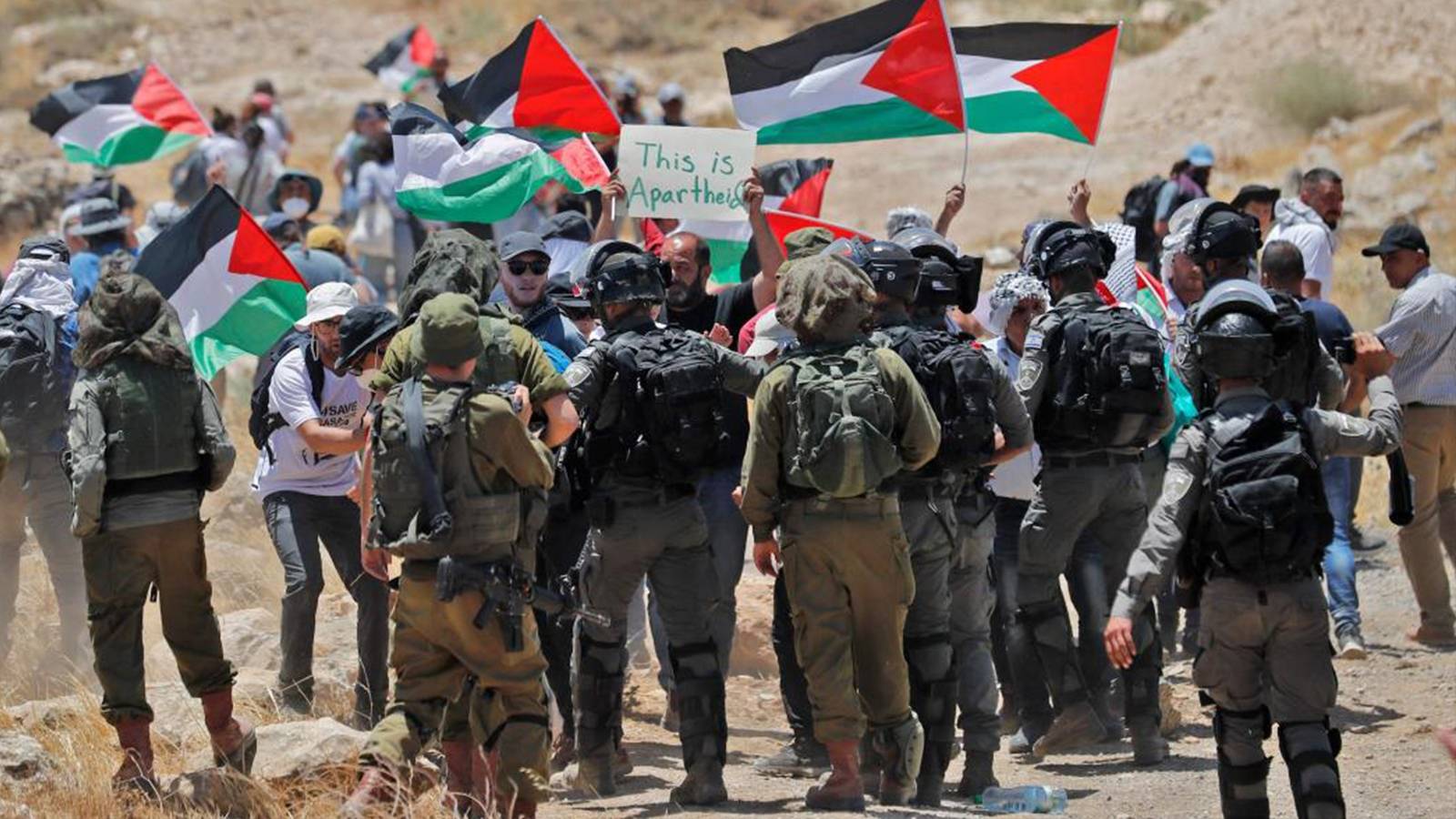 أكبر تهجير للفلسطينيين خلال عقود يلوح في الأفق
أهالي مسافر يالطا يرفضون : «على الموت ولا نطلع»