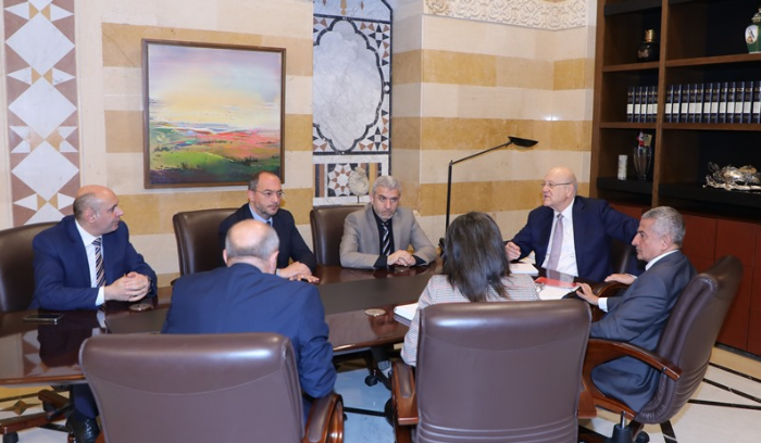 ميقاتي ترأس اجتماعا بحث في مطالب موظفي القطاع العام
بيرم: تم الاتفاق على دفع المساعدة الاجتماعية...
والخليل سيدرس اقتراح ربط التنقل بليترات البنزين