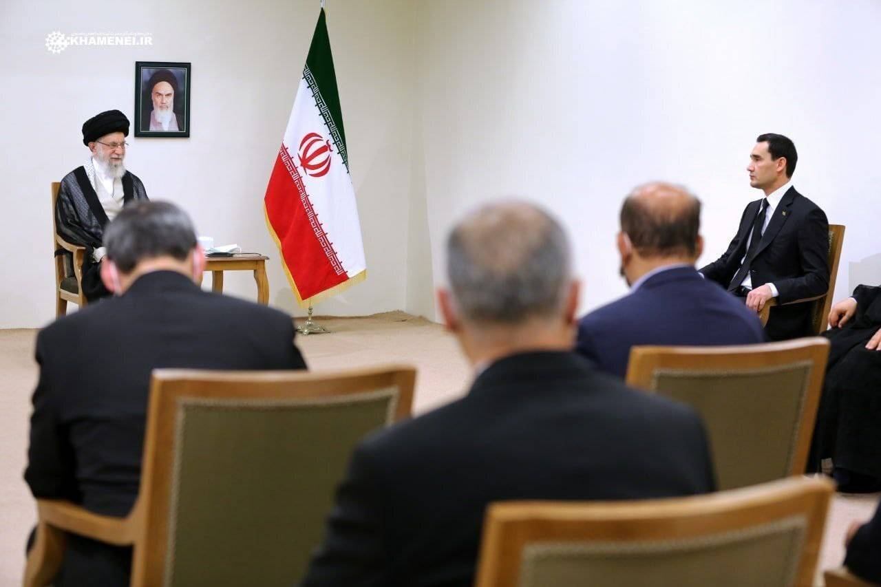 ماذا دار بين خامنئي ورئيس تركمانستان خلال لقائهما؟