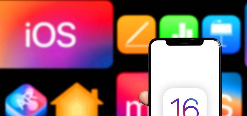 لا تتسرّع في تنزيل النسخة التجريبية لنظام iOS 16.. ما السبب؟
