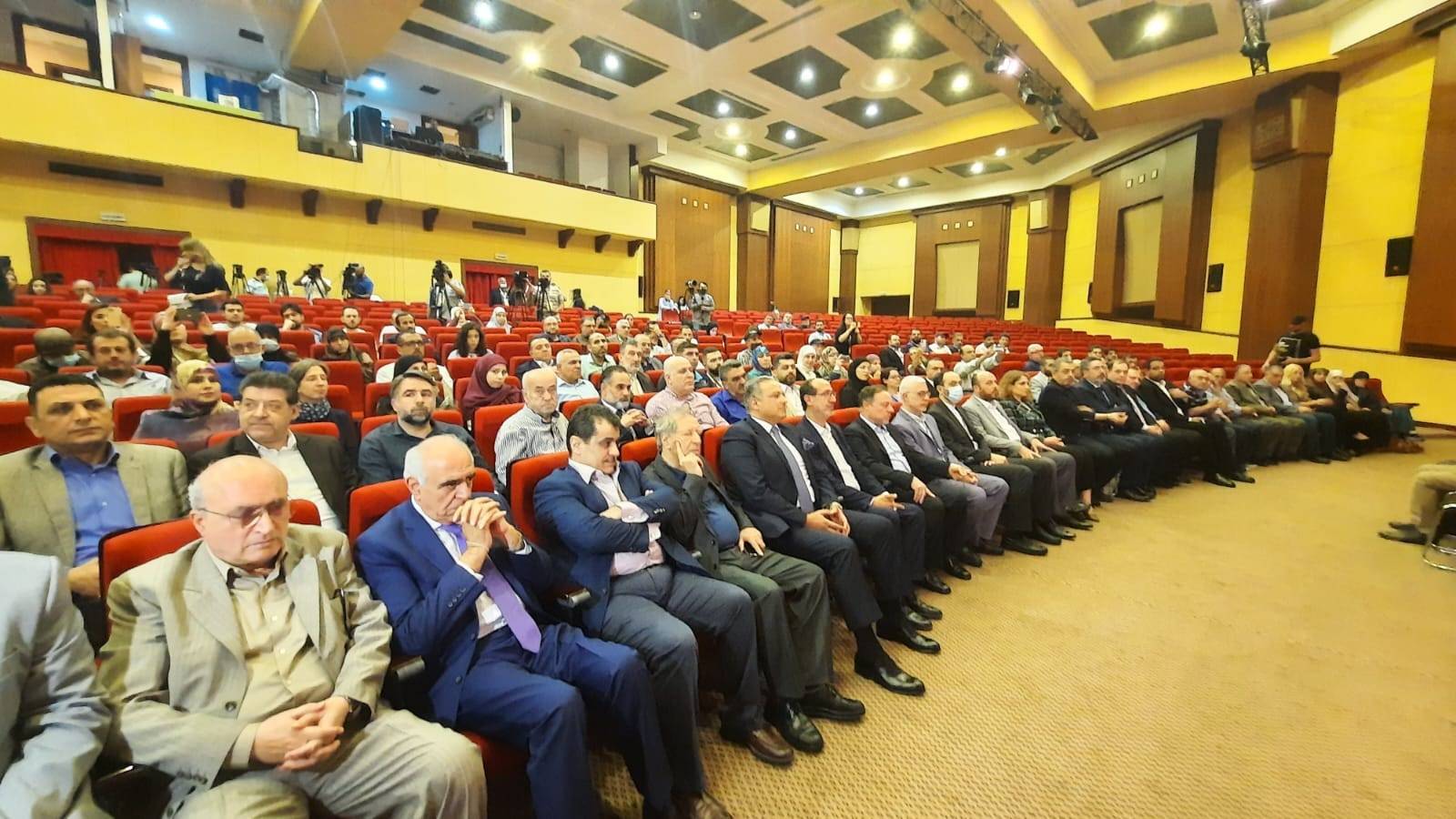 40 عاماً على تأسيس حزب الله: مسيرة حافلة بالإنجازات وبالإنتصارات
وثيقة سياسيّة تواكب المتغيّرات..ومُراجعة شاملة بعد الإنتخابات مع الحلفاء