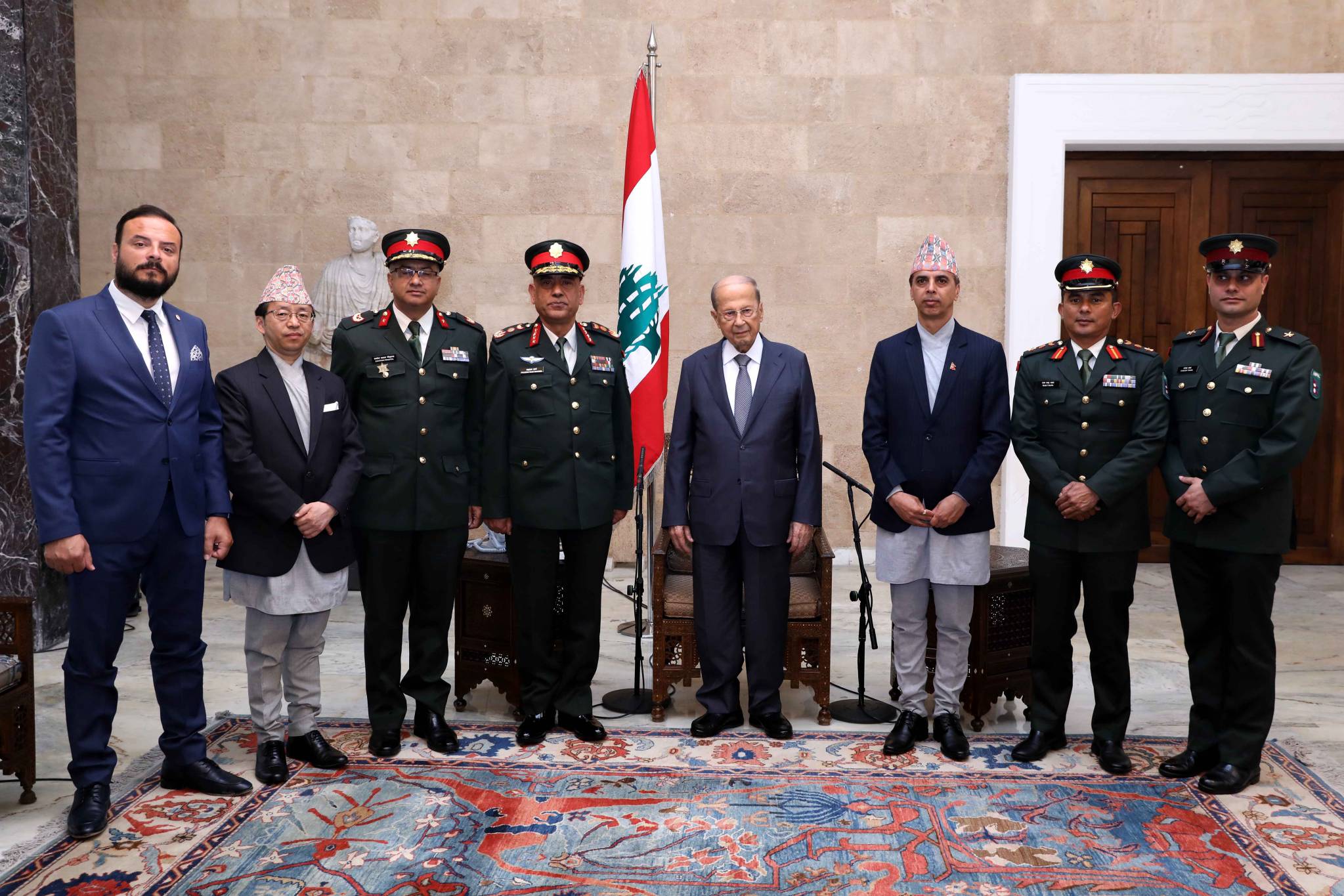 قائد الجيش النيبالي زار المسؤولين... واتفاق على تمتين العلاقات
عون: حريصون على تعزيز العلاقات مع النيبال وتطويرها
شارما: نؤكد رغبة بلادنا بتعزيز التعاون القائم مع لبنان