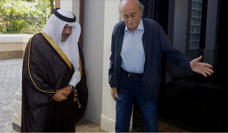 التقى سفير قطر والمطران عبد الساتر
جنبلاط: نتمنّى أن تقرن البيانات
المؤيّدة للبنان بالأفعال
