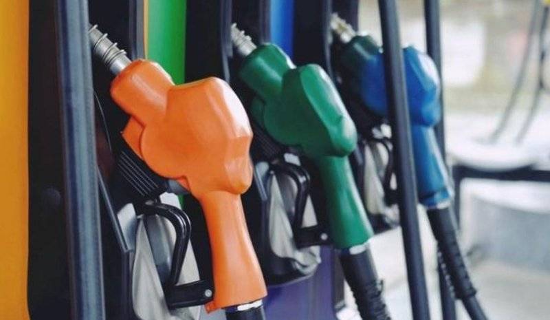 إنخفاض في أسعار المحروقات.. كم سجلت اليوم؟