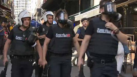 اعتقال أكثر من 150 شخصا خلال مسيرة للمثليين في اسطنبول
