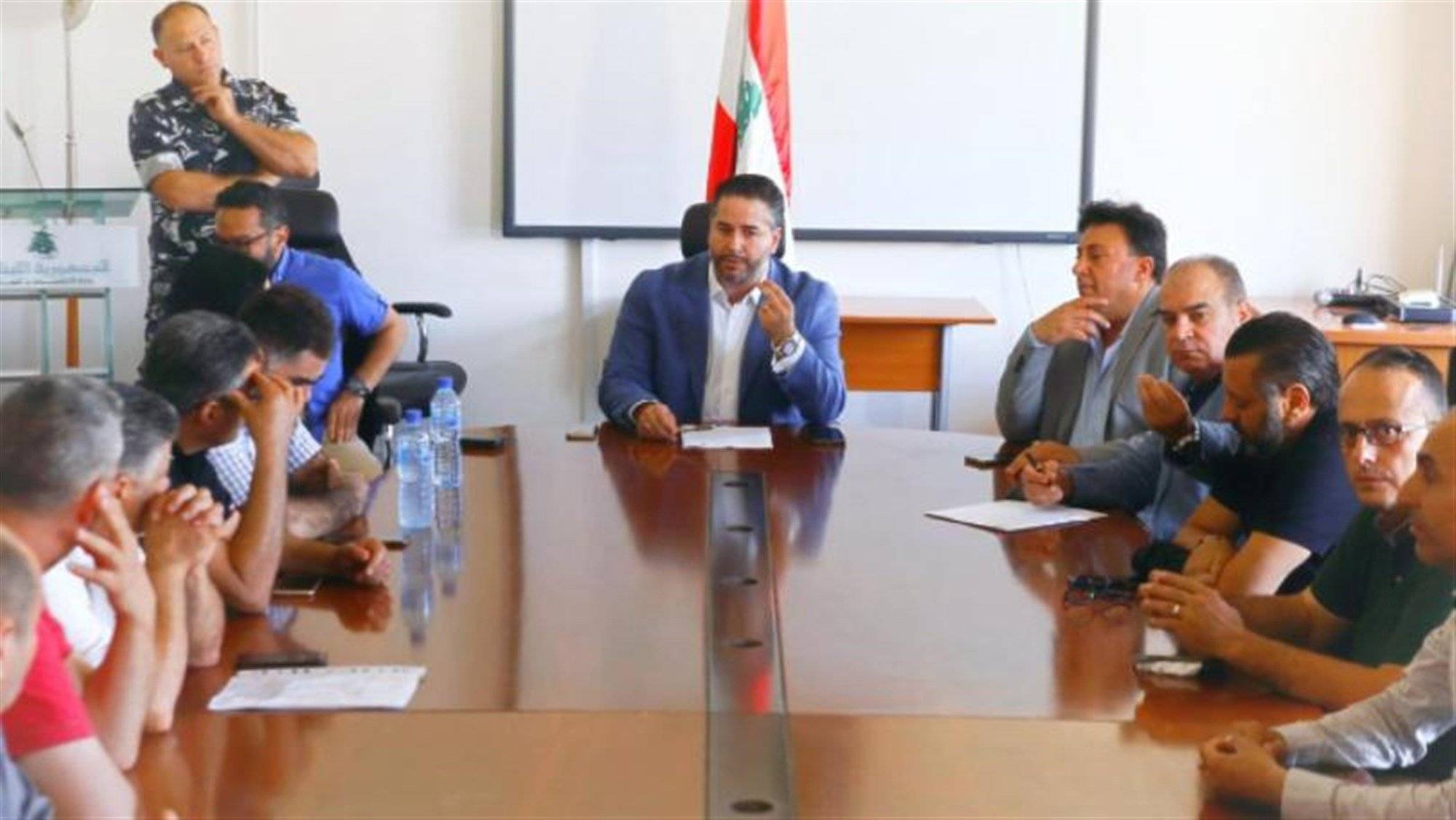 "مستمرون بدعم رغيف الخبز".. سلام: سأطلب من المطاحن توزيع الكميات الموجودة لحل الأزمة