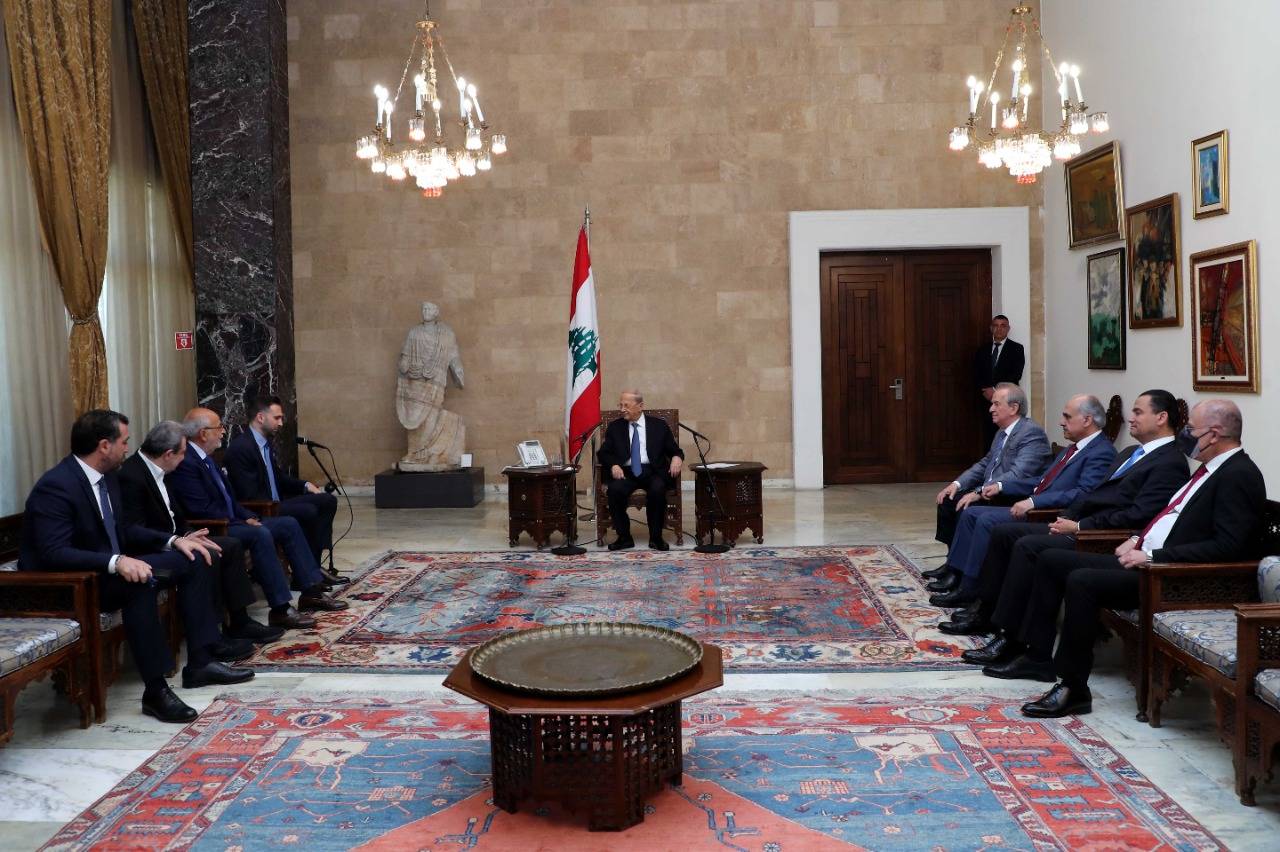 اللقاء الديمقراطي يسمّي نواف سلام لتشكيل الحكومة