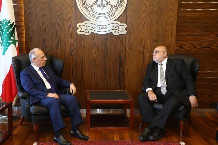 مصطفى حمدان زار وزير الدفاع:
للالتفاف حول المؤسسة العسكريّة