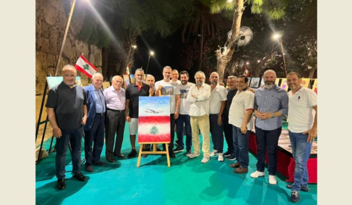 نصار التقى اصحاب المؤسسات السياحية في جبيل 
واعلن عن وصول 1200 وافد  يوميا الى لبنان 

التقى وزير السياحة في حكومة تصريف الاعمال المهندس وليد نصار اصحاب المؤسسات السياحية والفنادق والمطاعم في المنطقة الاثرية على ميناء جيبل بمبادرة من رجل الاعمال يوسف ايلي باسيل خلال مأدبة عشاء شارك فيها رئيس بلد