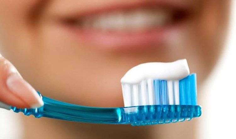 6 مكونات في معجون الأسنان يجب تجنبها