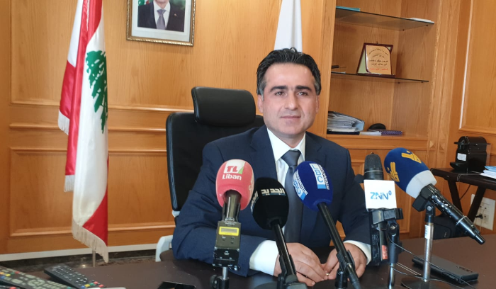حميه: علينا اعادة تنظيم عملية الترخيص
للوحات الاعلانية المنتشرة علي الطرقات