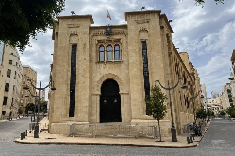 التصميم على تسريع مراحل التشكيل يصطدم بواقع
الموقف العام للمجلس النيابي من الحكومة المرتقبة
