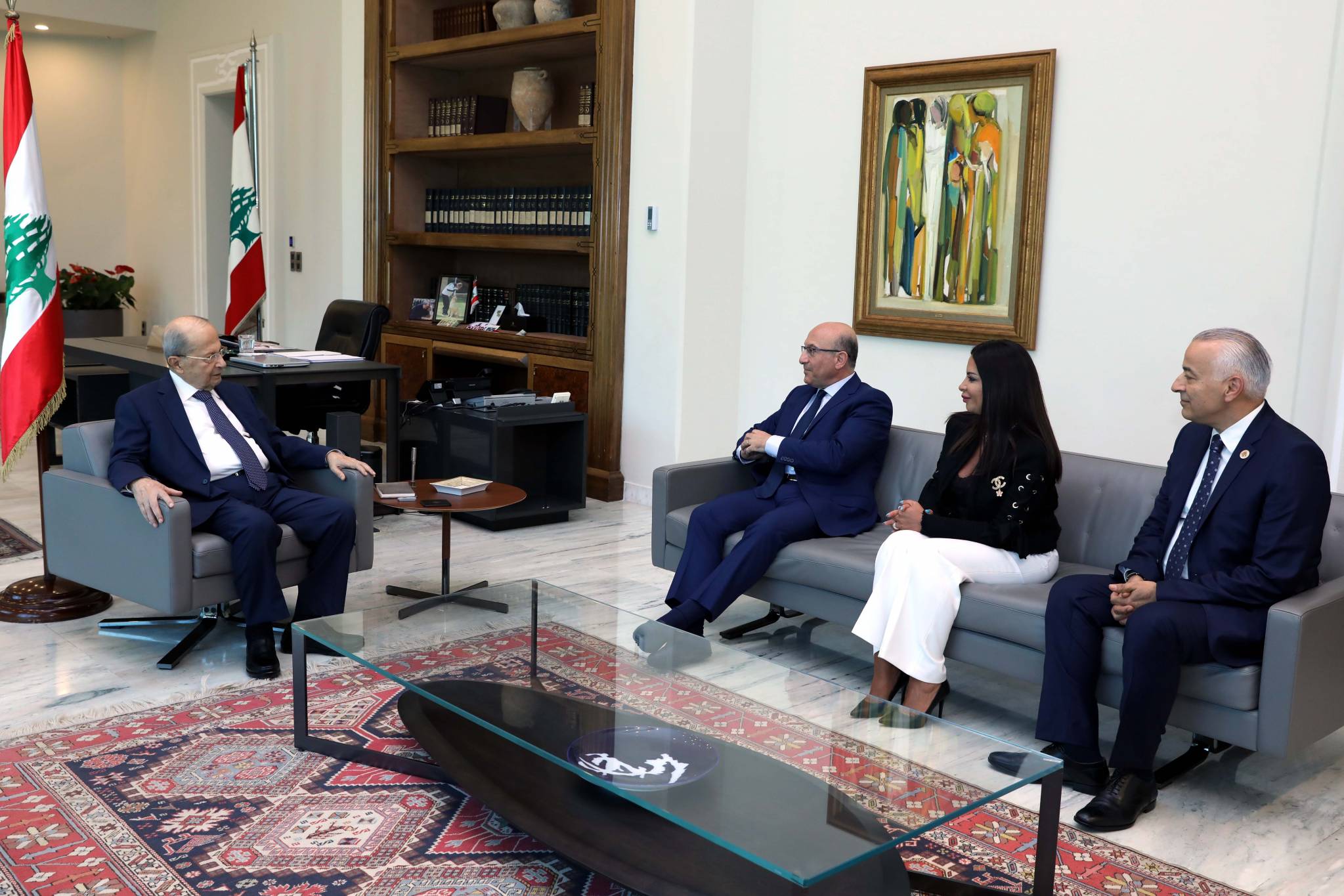 عون عرض مع نقيب الأطباء الواقع الصحّي وصعوباته
بخاش: النقابة والطبيب والمواطن في خطر