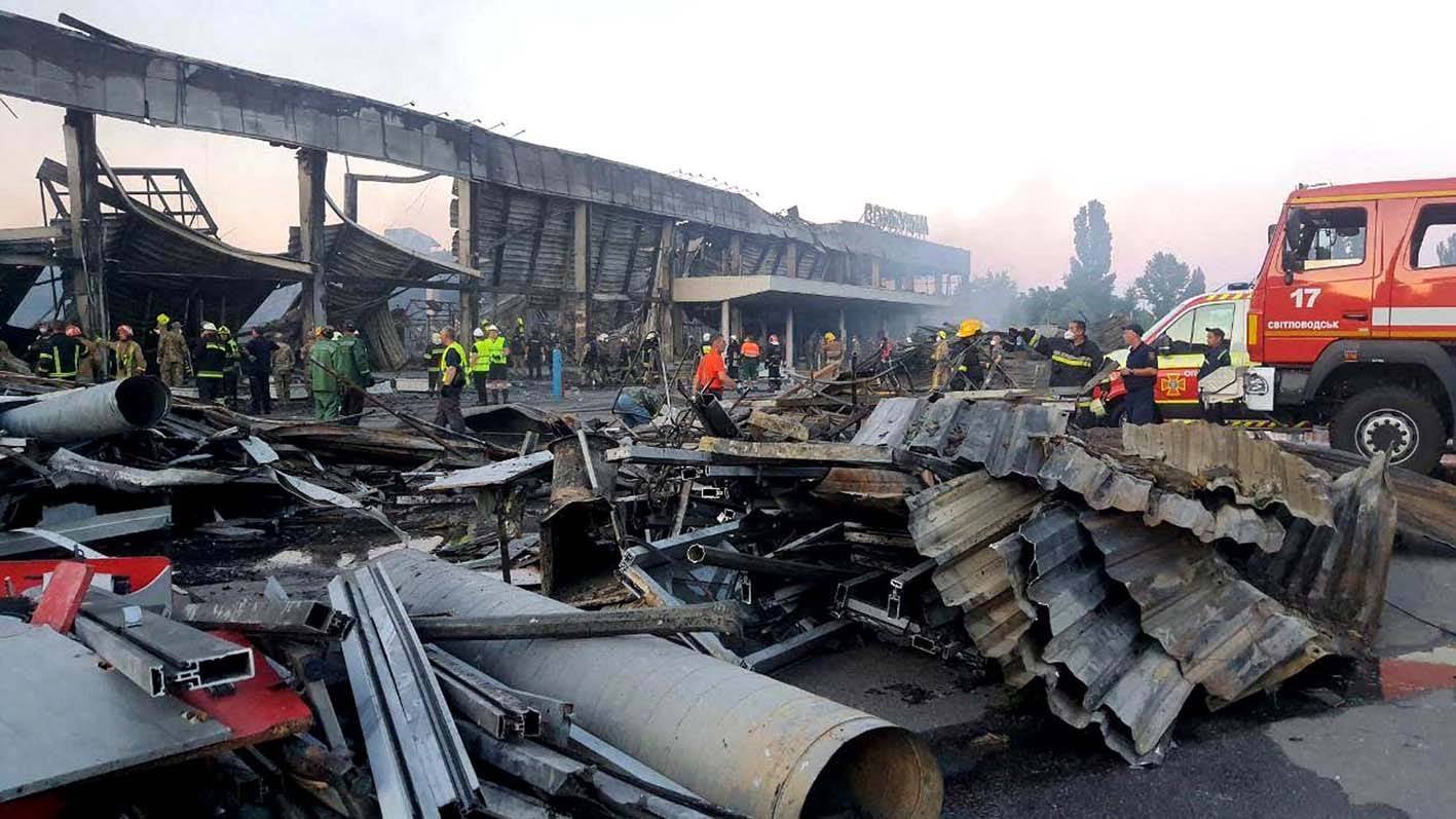 دعم أميركي ـ بريطاني لأوكرانيا «للتصدي لبوتين»
روسيا تواصل تقدمها وتسيطر على مصفاة نفط