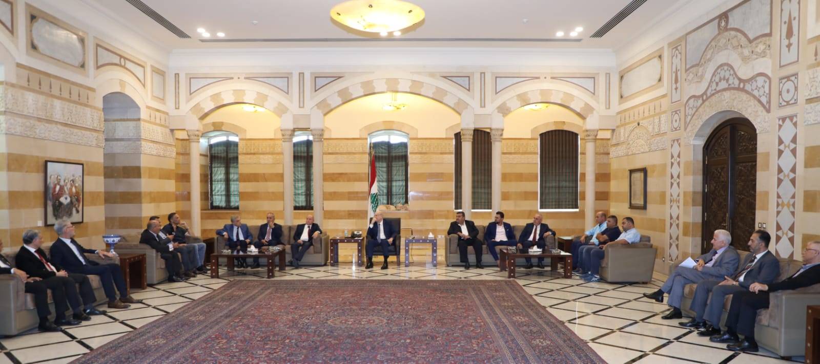 الملفات الاجتماعية والاقتصادية محور اجتماع ميقاتي مع الأسمر ووفد من ممثلين عن المصالح المستقلة