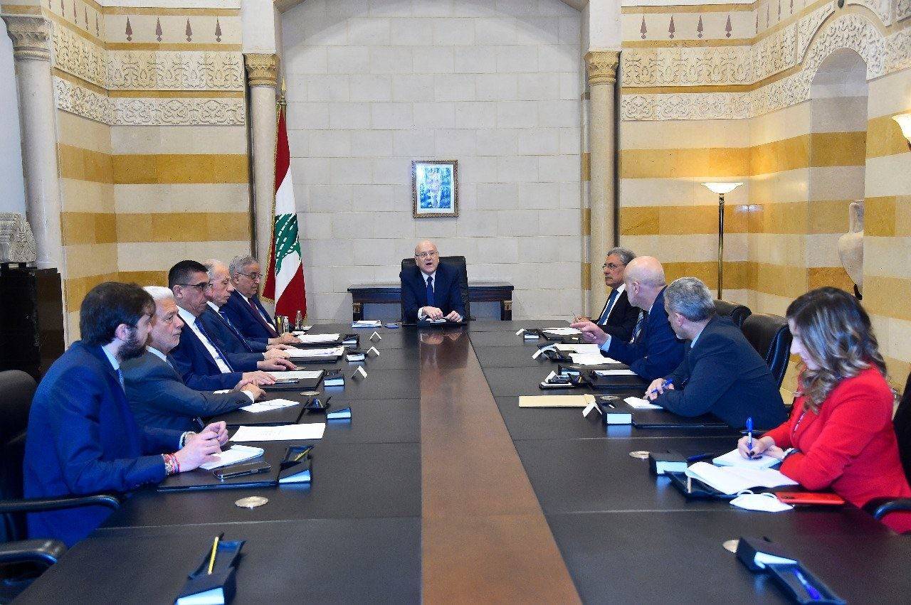 ميقاتي ترأس اجتماع اللجنة الوزارية المكلفة البحث في موضوع النازحين السوريين حجار: اتفقنا على خطوات عملية سنعلنها لاحقا
