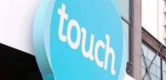 محتجون اغلقوا شركة TOUCH في طرابلس