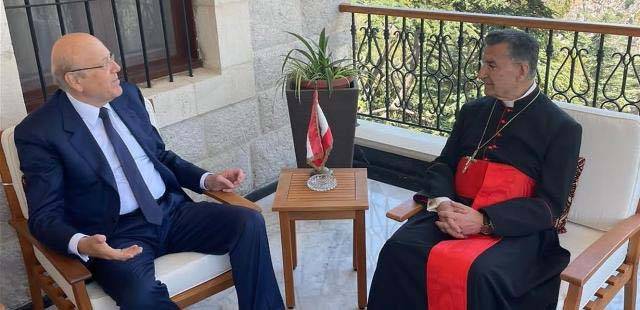 ميقاتي يجول روحياً لشرح موقفه... و«يَحشُر» عون وباسيل