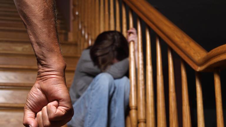 التعرض للإيذاء الجسدي أثناء الطفولة يرتبط بألم وأمراض مزمنة