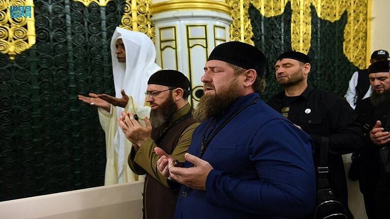 الرئيس الشيشاني يصل إلى المدينة المنورة