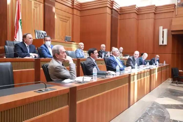 لجنة الاشغال لوضع كل الامكانات للمساعدة في توفير الكهرباء