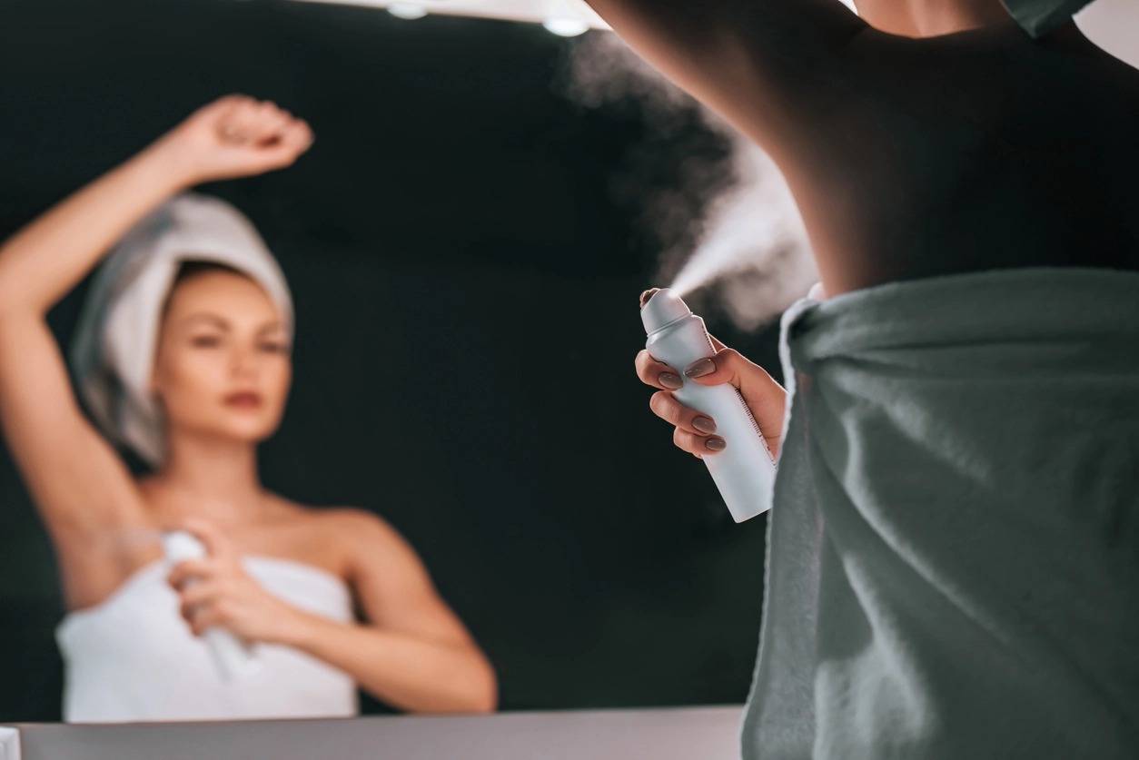 6 طرق للتخلص من رائحة الإبط الكريهة