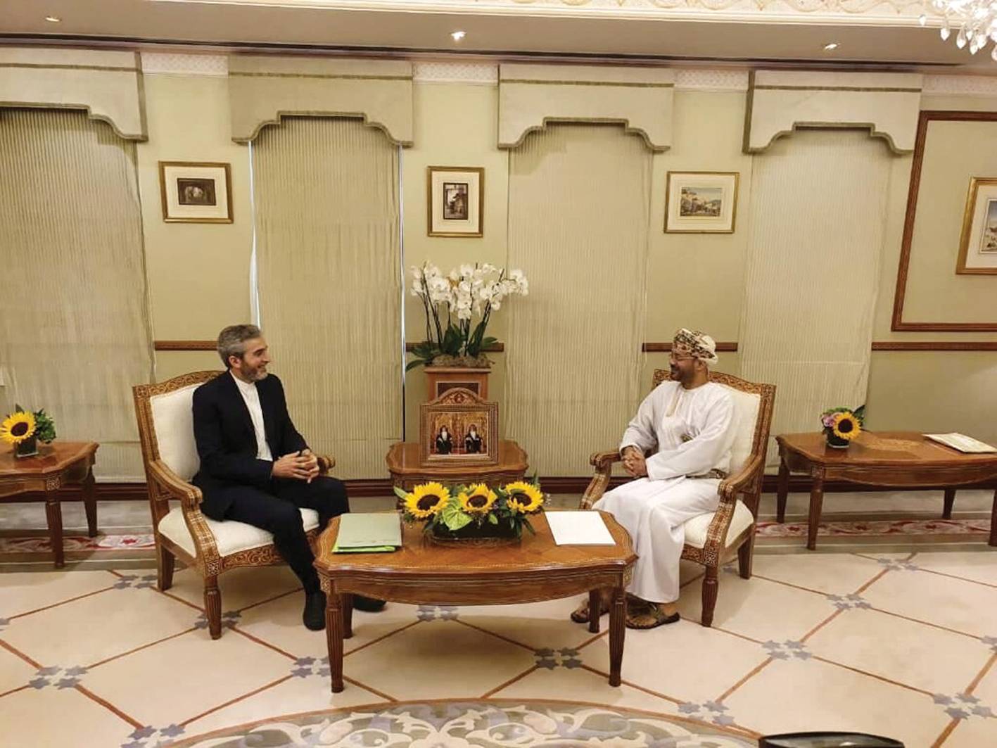 النووي الإيراني: باقري الى عُمان وتوتر بين لندن وطهران
