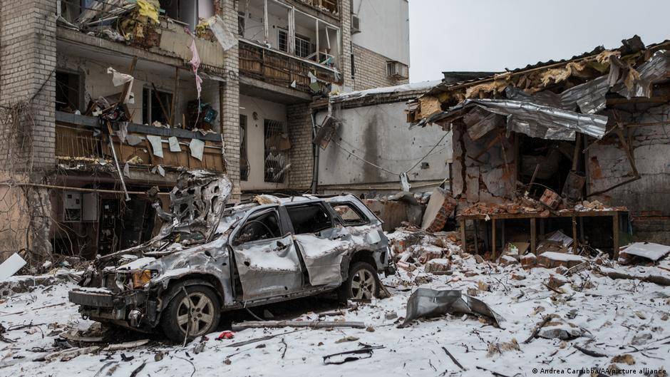 مقتل 15 شخصاً على الأقل بقصف روسي على مبنى في دونيتسك